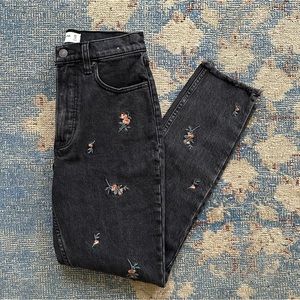 Abercrombie & Fitch The Skinny High Rise Jean 25